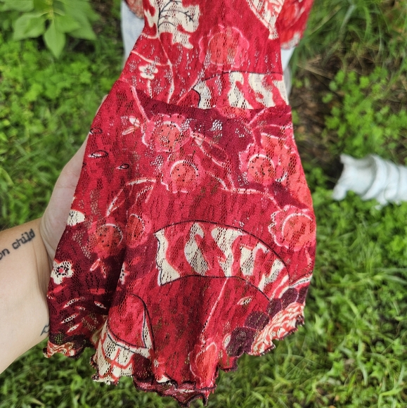 90s Red Floral Paisley Lace Bell Sleeved Fairycore Whimisgoth Style Top Small - Picture 9 of 10